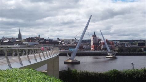 Peace Bridge (Derry, 2011) | Structurae