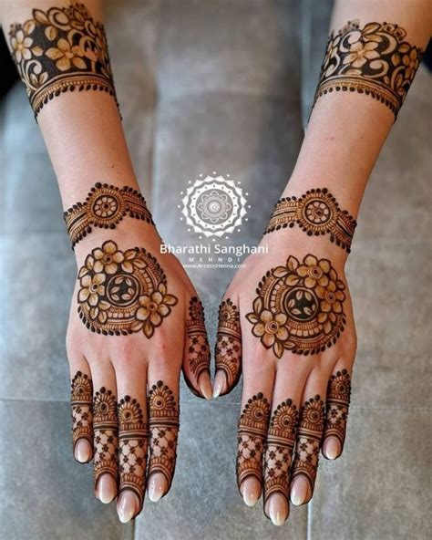 Stunning Mehendi Designs For The Sister Of The Bride & Bridesmaids! | WedMeGood