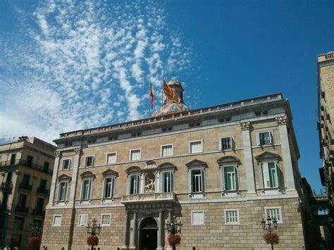 La Generalitat de Catalunya Louvre, Building, Landmarks, Travel ...