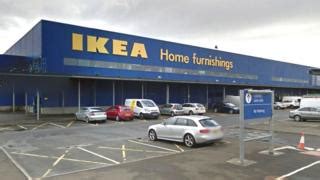 Fire crews tackle blaze at Ikea in Glasgow - BBC News