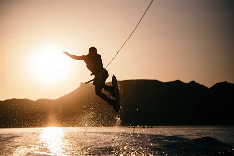 10 Tips for Wakeboarding Beginners