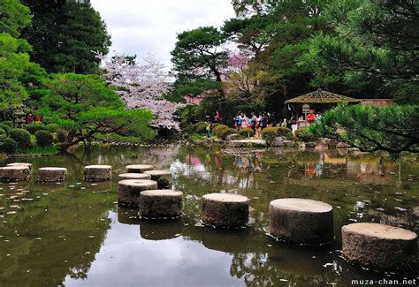 Garyu-kyo, Japanese garden \"lying down dragon\" bridge