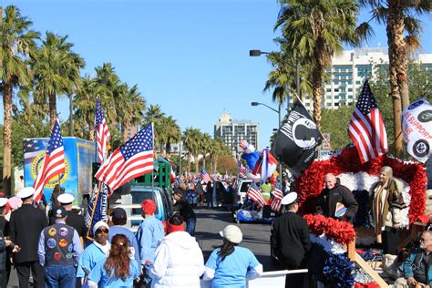 Ordinary People Can Do Extraordinary Things: VETERANS DAY PARADE