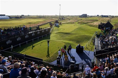 Royal St George's 1st hole | Feast or famine | The 149th Open