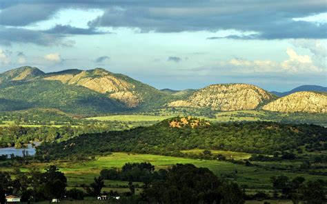 Vredefort Crater | Series 'Largest meteorite craters on Earth' | OrangeSmile.com