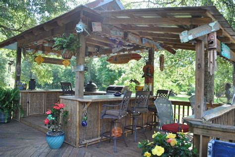 Pin by Dana Simmons on Tiki time | Diy outdoor bar, Outdoor tiki bar, Diy outdoor