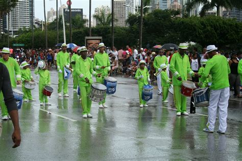 Seminary in Panama: Independence Parades - Internet Problems...