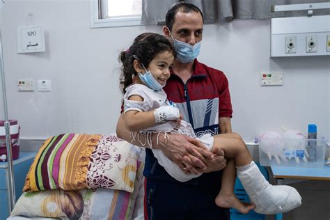 Palestine: Treating child injuries in blockaded Gaza | MSF UK