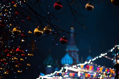 World Holiday Traditions > Countries > Russia