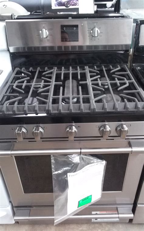 Frigidaire Professional 30" Gas Range -FPGF3077QFB