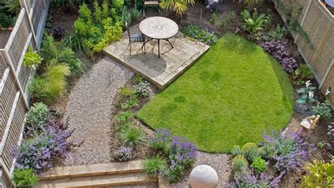 15 Garden Layouts That Make Perfect Sense | Small garden layout, Garden ...