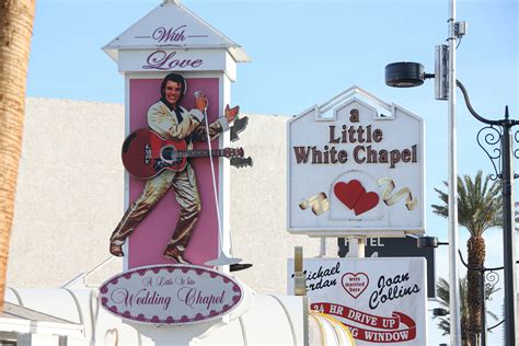 Las Vegas Elvis-Themed Wedding Chapels Face New Fees From Licensing ...