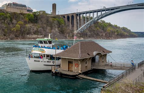 Maid of the Mist Boat ride at the floating dock | Floating dock ...