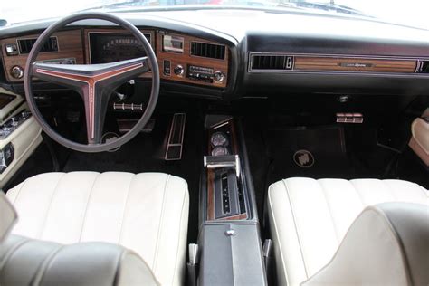 1973 Buick Riviera | Vanguard Motor Sales