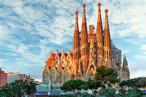 20 Top-Rated Tourist Attractions in Barcelona | PlanetWare