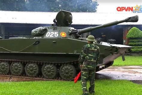 DEFENSE STUDIES: PT-76 of Vietnam Tanks Like New, Russian also Admire