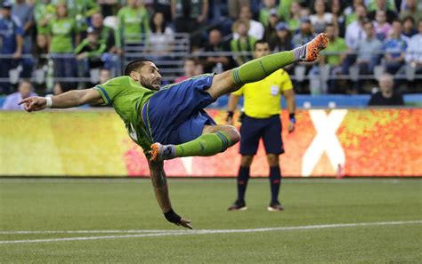 Seattle Sounders' Clint Dempsey may face suspension after ripping ref's ...