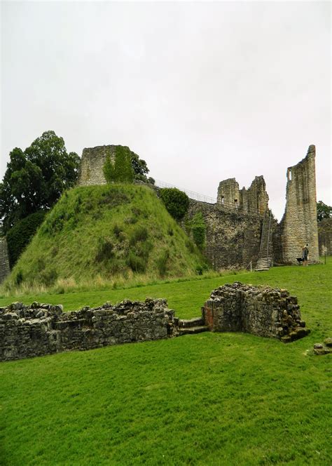 Pickering Castle | castle-finders.co.uk