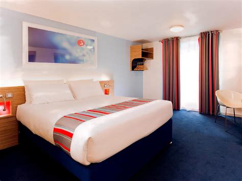 Travelodge Wellington Somerset, Bradford-on-Tone | 2021 Updated Prices ...