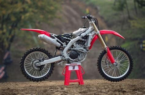 crf250r,rf250r,rf250ray(第8页)_大山谷图库