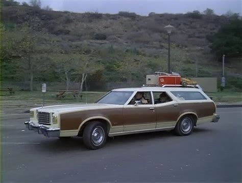 IMCDb.org: 1977 Ford LTD II Squire Wagon in "CHiPs, 1977-1983"