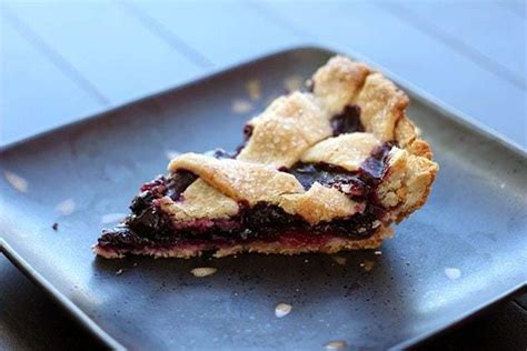 How to whip up some tasty Blueberry Lemon Pie - The Kitchen Magpie