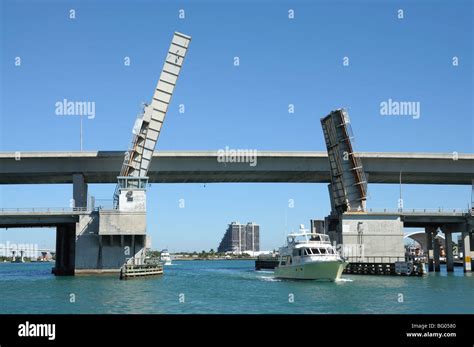 Biscayne Bay Bridge in Miami, Florida Stock Photo - Alamy