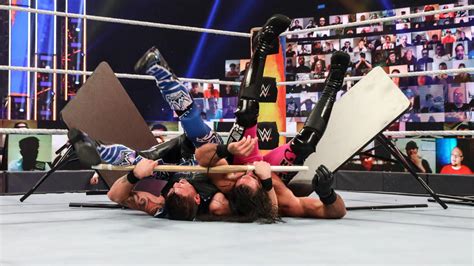 Dominik Mysterio vs. Seth Rollins -- Street Fight: photos | WWE