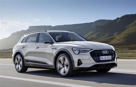 Audi e-tron fully electric SUV unveiled – PerformanceDrive