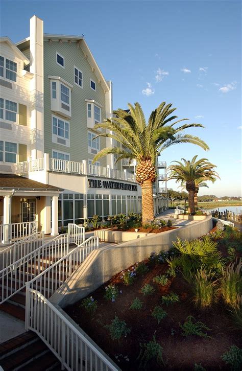 The Waterfront Inn - The Villages Day Use Rooms | HotelsByDay