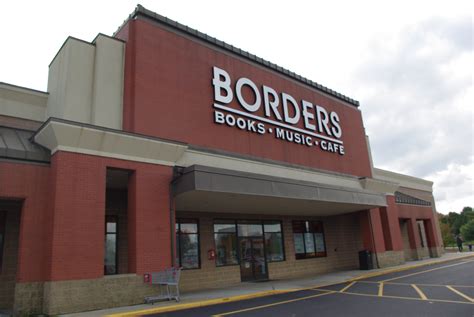 Guitar Center to Lease Half of Borders Building, Beauty Store Coming to ...