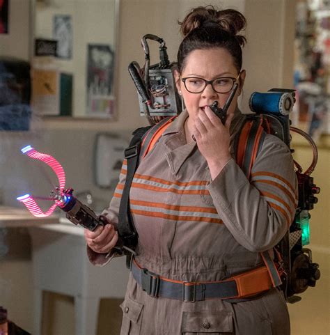 Melissa McCarthy Talks The "Very Confusing" Trailer For 'Ghostbusters'