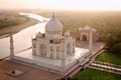 View of the Taj Mahal : pics