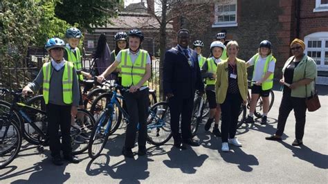 Deansfield Primary School celebrates Bike Week 2023 with Deputy Leader and the Mayor