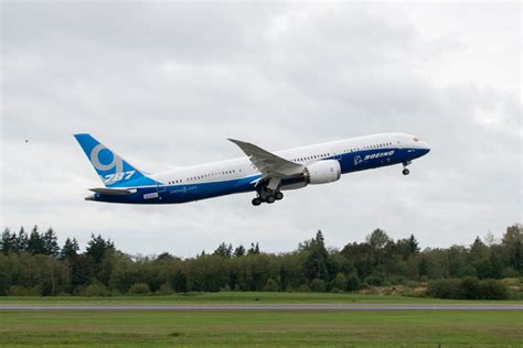 First Flight of Boeing 787-9 Dreamliner – Flightstory