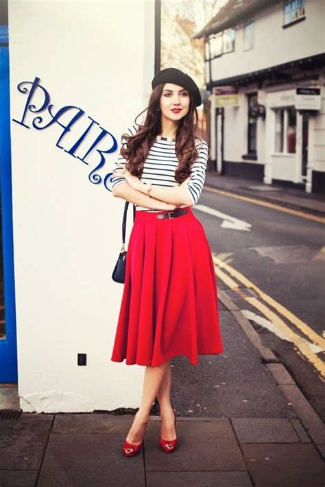 Trendy and classic french beret outfit, Black beret | Outfit With Midi ...