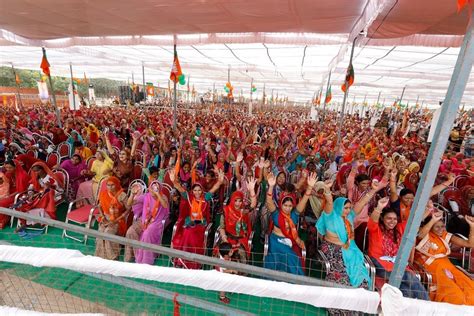 Photographs : BJP National President, Shri Amit Shah addressing a ...