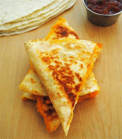 Cheese Quesadilla - How to Make Cheese Quesadilla - Recipe Treasure