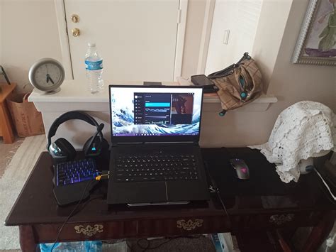 My gaming laptop setup. Nothing new but it's mine. : r/Battletops