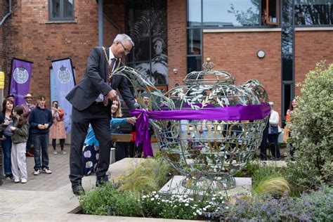 Museum of Royal Worcester | Courtyard Sculpture Celebration