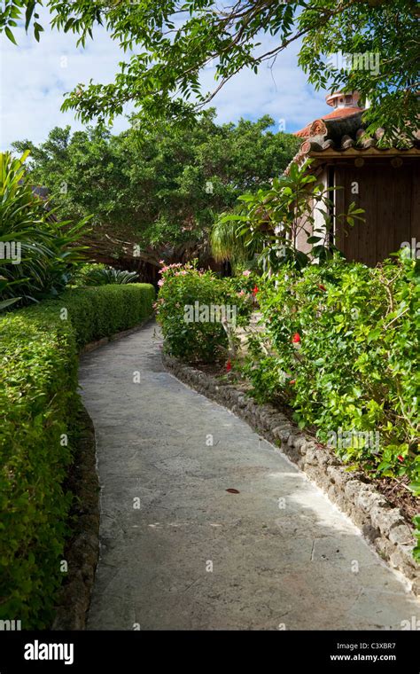 Footpath Stock Photo - Alamy