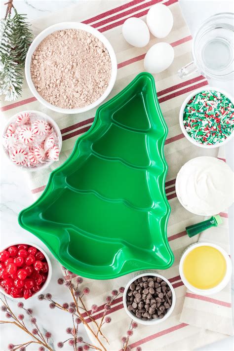 Christmas Tree Cake - Southern Cravings