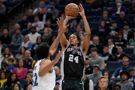 Keldon Johnson, Devin Vassell embrace Spurs leadership roles