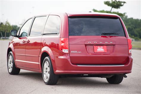 used-dodge-grand-caravan-for-sale-red (15 of 40) | Car Dealership in Philadelphia