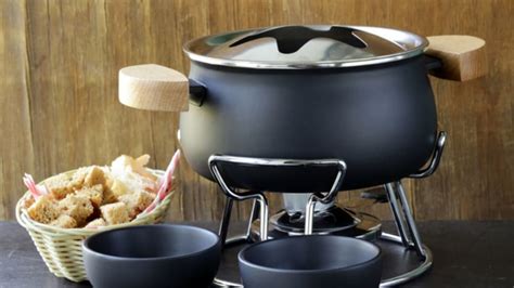 10 Alternate Uses for Your Fondue Pot | Mental Floss