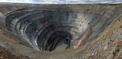 An open pit mine recently collapsed in China's northern Inner Mongolia ...