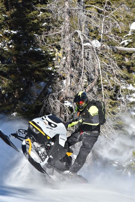 2023 Ski-Doo Gen 5 Summit X & Expert - FIRST RIDE! | Snowtech Magazine