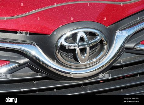 Toyota Logo High Resolution Stock Photography and Images - Alamy