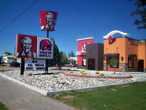 File:Kfc taco bell.jpg - Wikimedia Commons