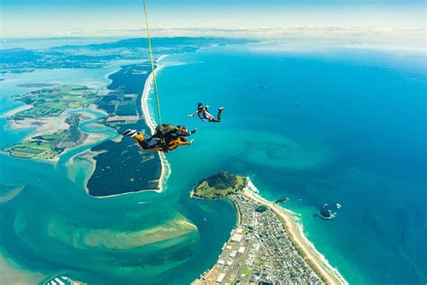 From Tauranga: Skydive over Mount Maunganui in Rotorua